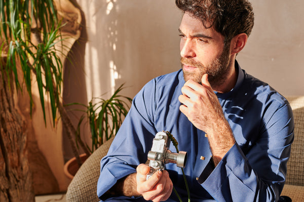 5 Stylish Thobes For Men to Elevate Your Wardrobe