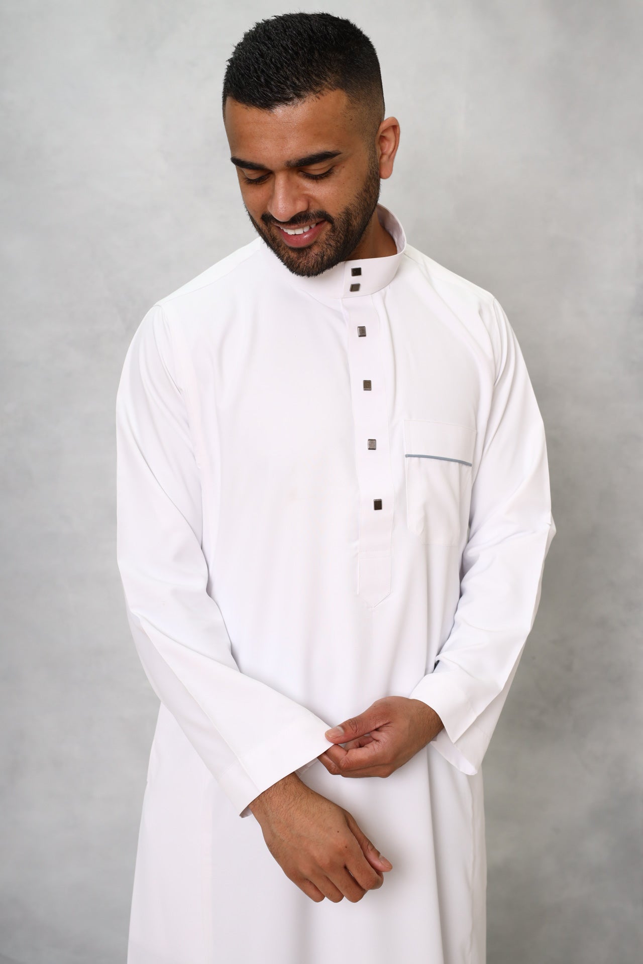 Saudi Classic White Thobe & Jubbah